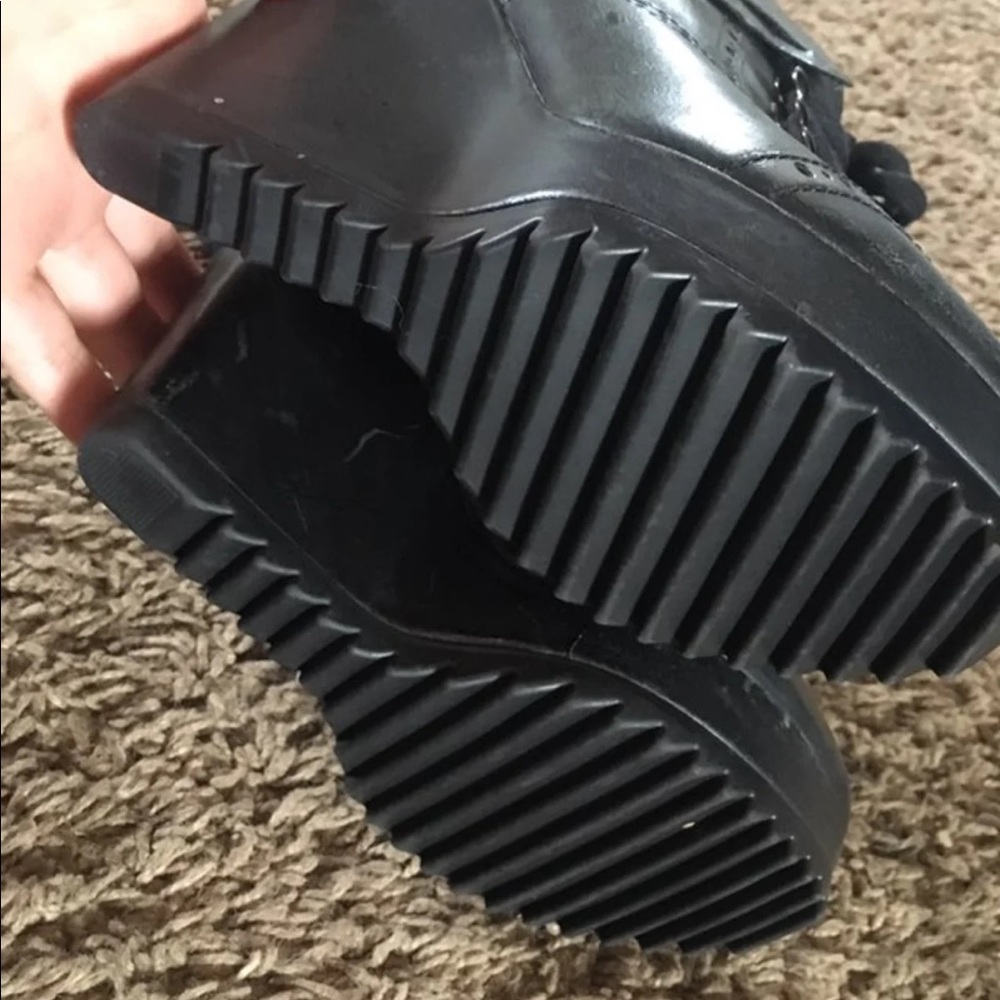 Heels. - Picture 4 of 5